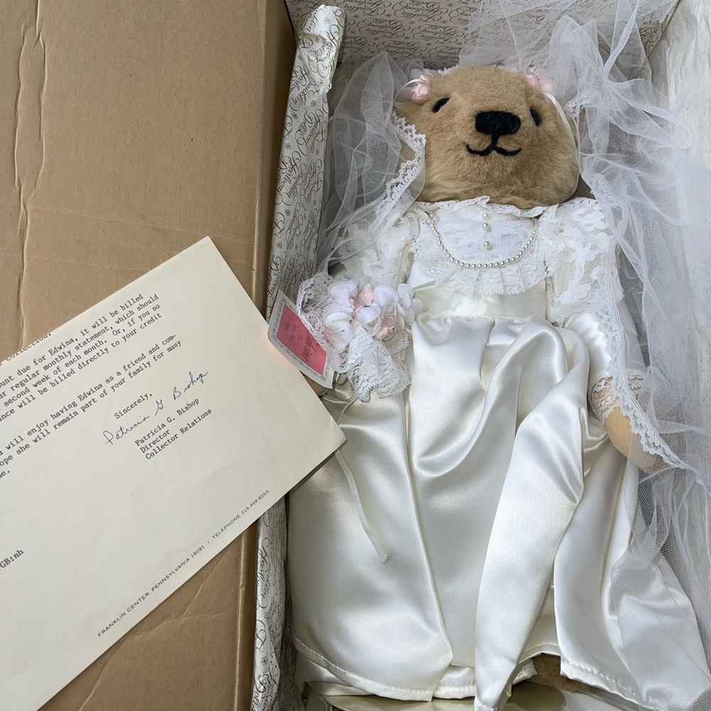 Franklin Mint Edwina The Teddy Bear Bride Certified Wedding Bear.Size 17”